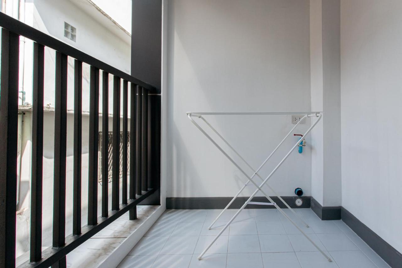 45m² studio Appartement, met 1 privé badkamer in Silom Bangkok Buitenkant foto