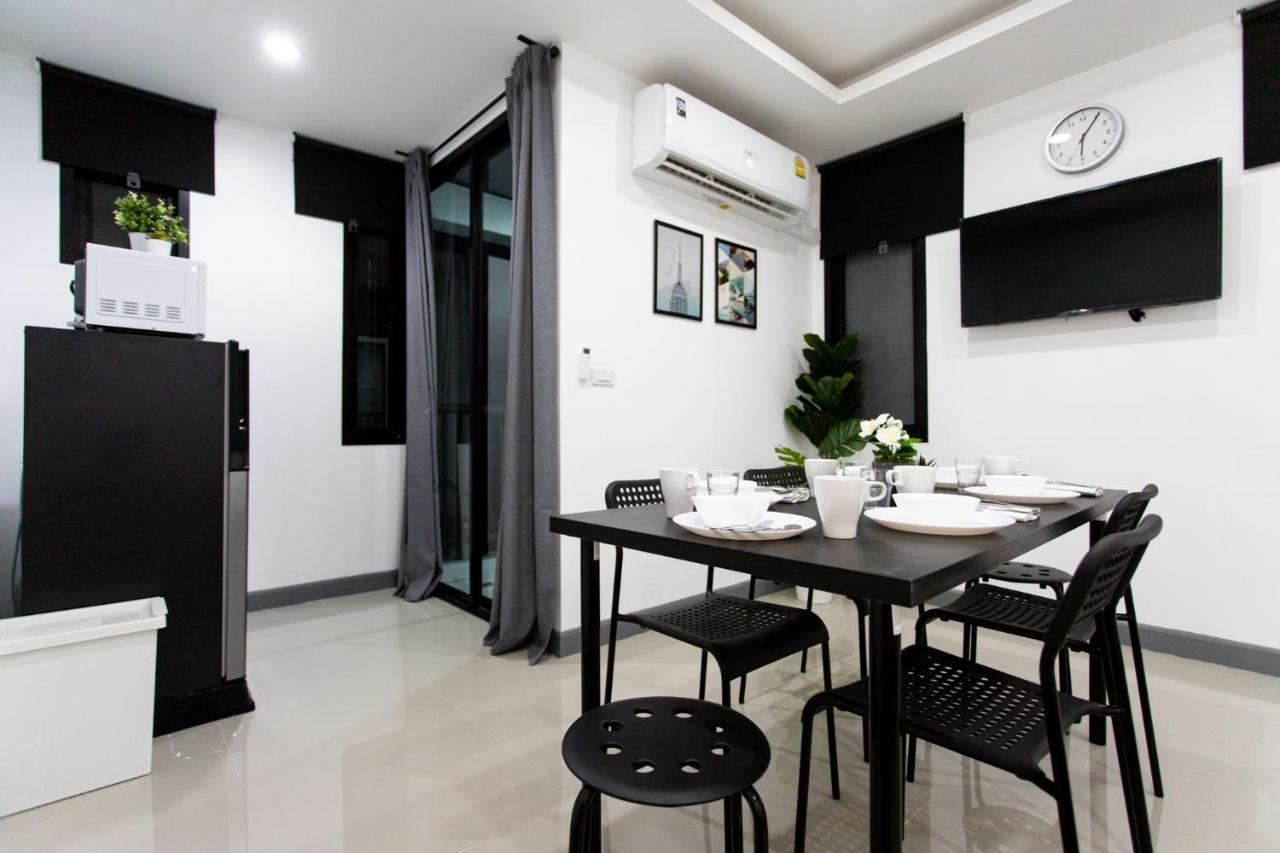 45m² studio Appartement, met 1 privé badkamer in Silom Bangkok Buitenkant foto