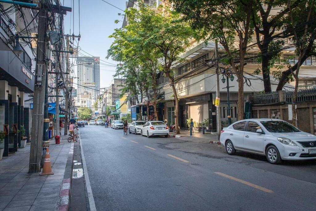 45m² studio Appartement, met 1 privé badkamer in Silom Bangkok Buitenkant foto
